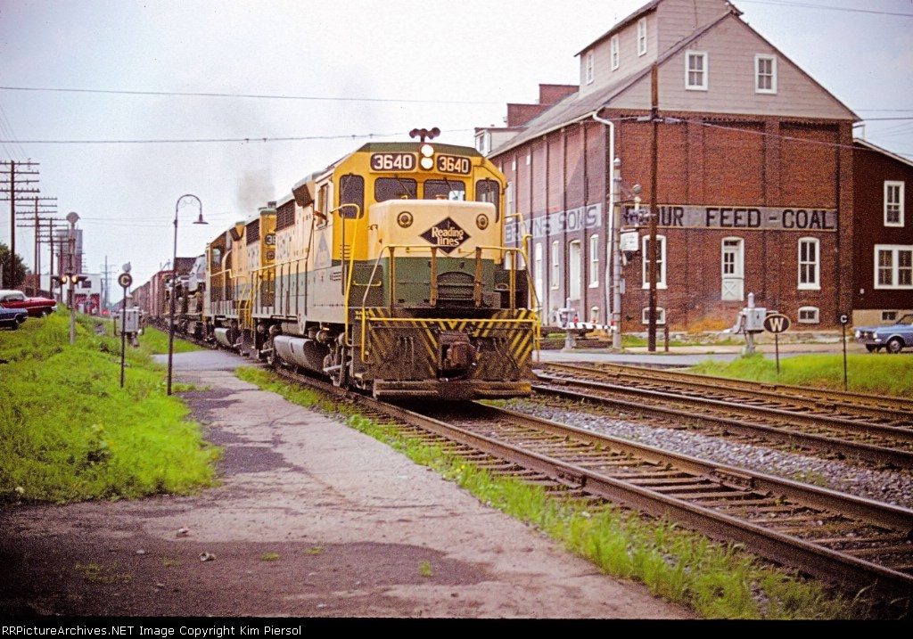 Reading Railroad - Sinking Spring - 1972 Reading Railroad - Sinking Spring - 1972